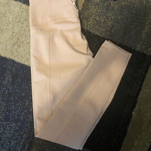 High-Waisted Statement PowerHold® / Regular | 27